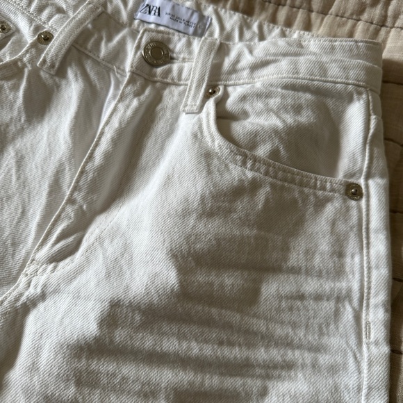 Zara High Waisted Folded Up Wide Leg Jeans - Picture 4 of 4